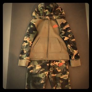 Nike Youth Sweat Suit Camo